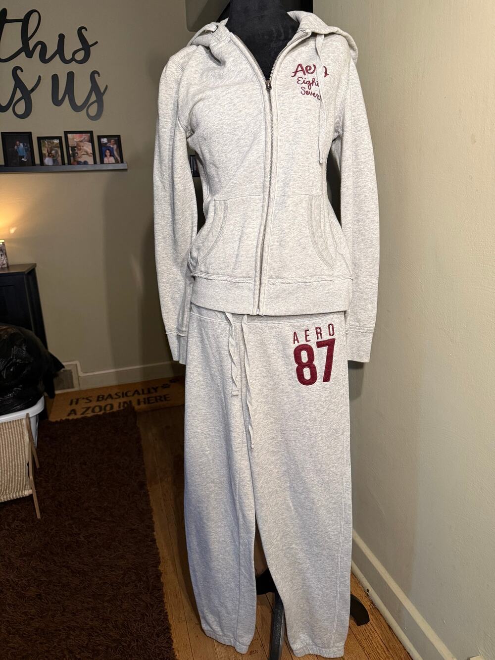 Aeropostale Sweatsuit Joggers Zip Up Hoodie Set Vintage M 2 pieces!